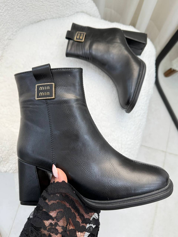نیمبوت پاشنه دار miu miu